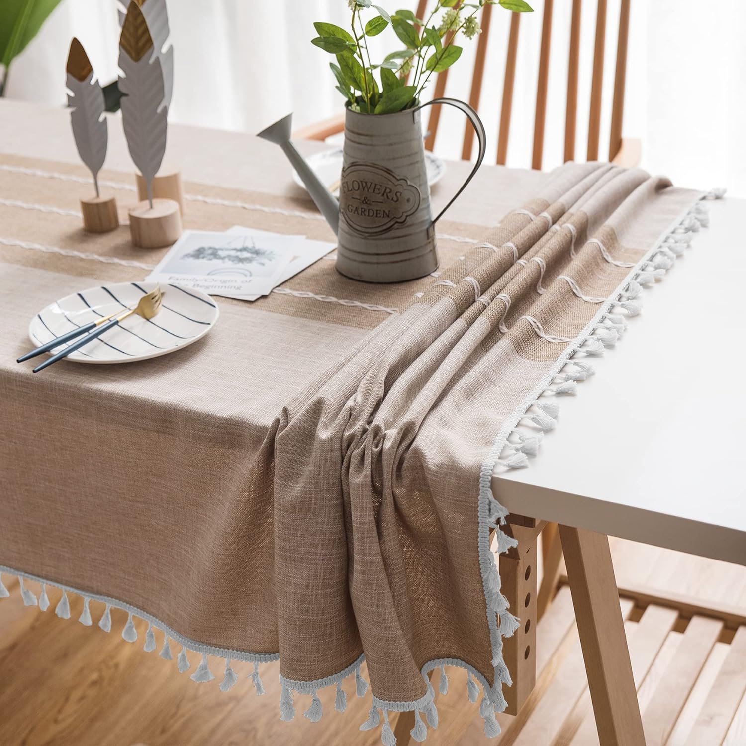 HolaFish Tablecloth with Tassels, Rectangle Cotton and Linen Table Protector Cover for Table Decoration